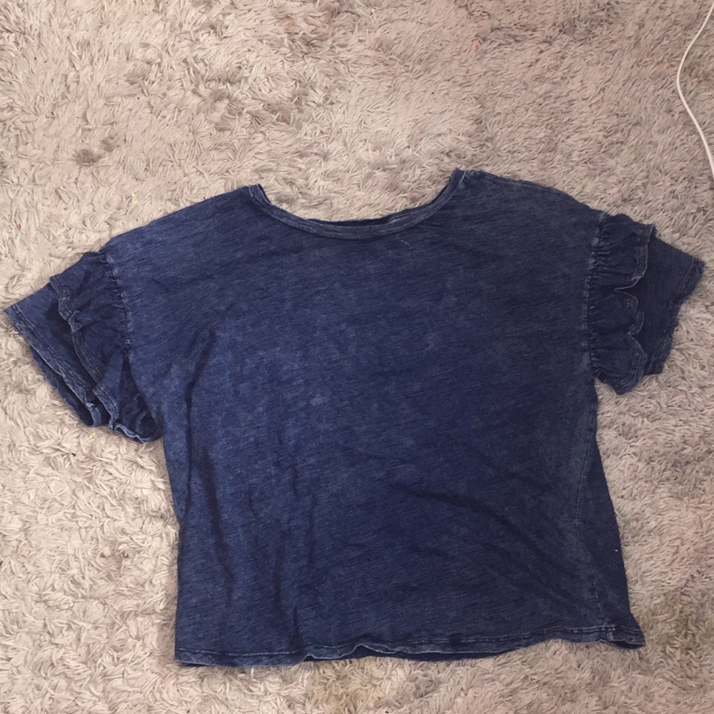 Universal thread cropped shirt!